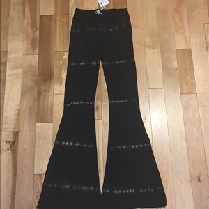 Bell bottom leggings